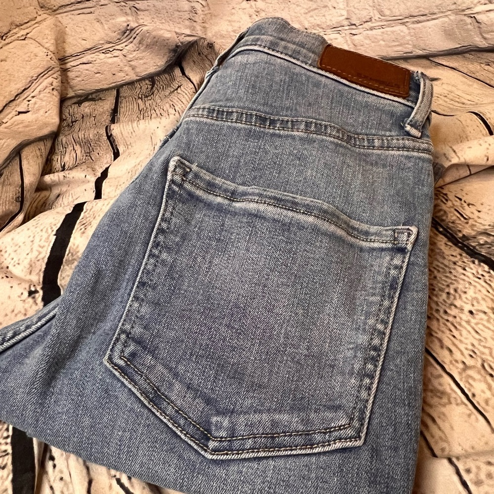 Express Classic Blue Straight Leg Jeans - Picture 5 of 7
